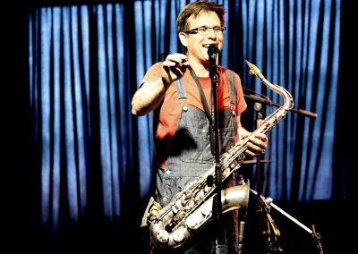 אריק בארץ הסקסופונים